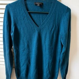 Ann Taylor 100% CASHMERE Teal V-Neck Sweater